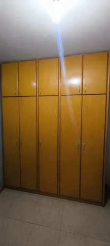 Guarda roupas madeira original 