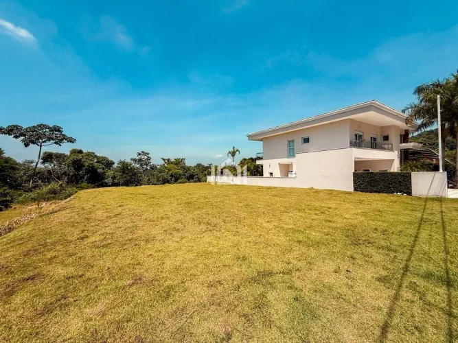 Terreno à venda no condomínio Beverly Hills