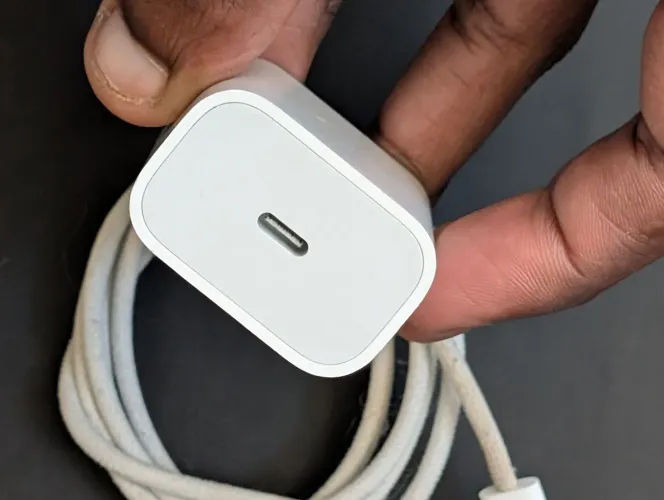 Carregador Apple original USB C