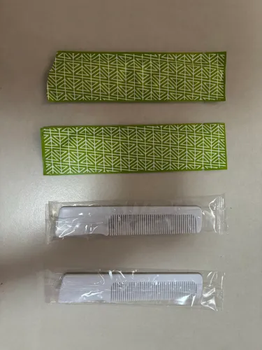 Kit com 4 pentes novos na embalagem