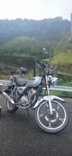 Essa moto é a chopp da suzuki 150c