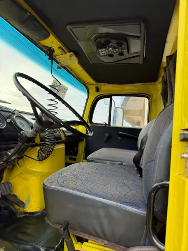Vendo Caminhão Baú 11/13