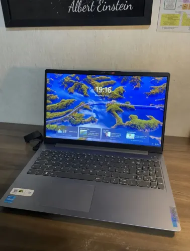 Ideapad 3i 1115G4 SSD128GB intel core i3