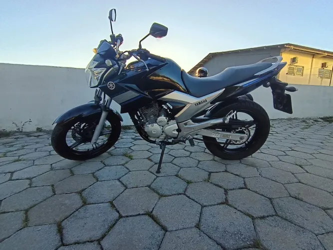 YAMAHA FAZER 250 - ÚNICO DONO - MECÂNICA IMPECÁVEL 