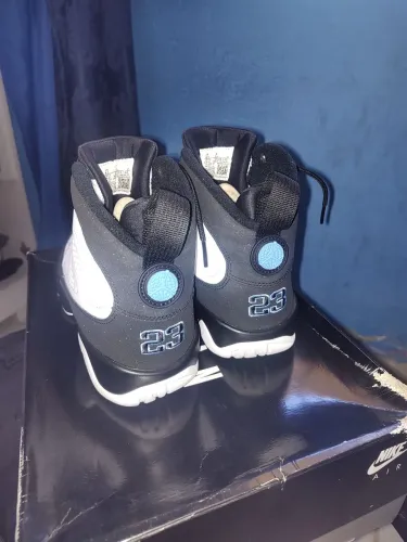 Tênis Nike Air Jordan 9