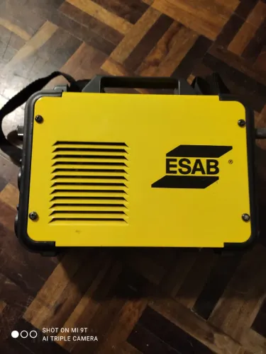 Máquina de solda inversora ESAB handyarc 130i 127V