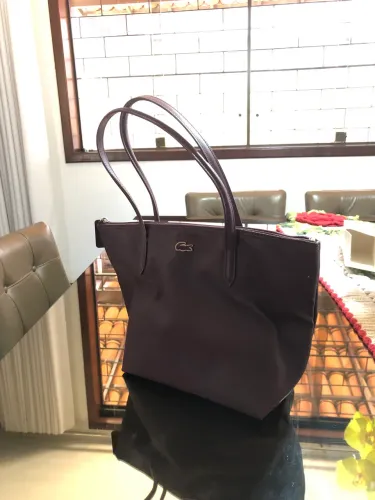 Vende-se bolsa Lacoste original 