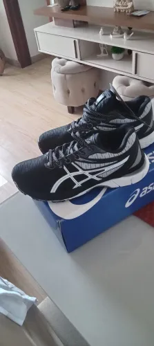 Tenis asiscs novo na caixa nunca foi usa
