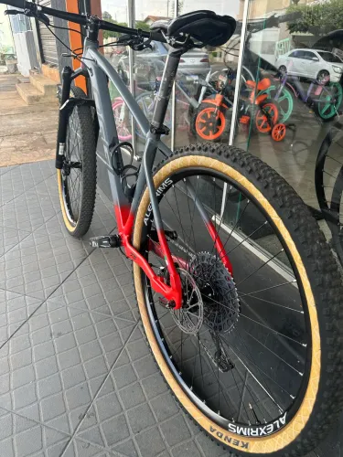 Bike OGGI 7.5 fechada no SRAM!,