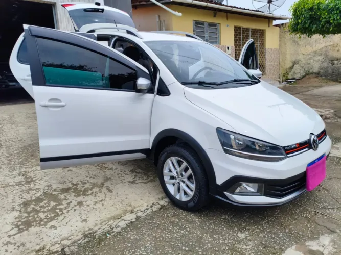Volkswagen Crossfox 1.6 T. Flex 16V 5P 2015