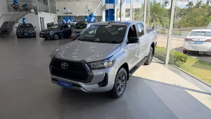 Toyota Hilux CD SR 4X4 2.8 TDI Diesel Aut. 2025