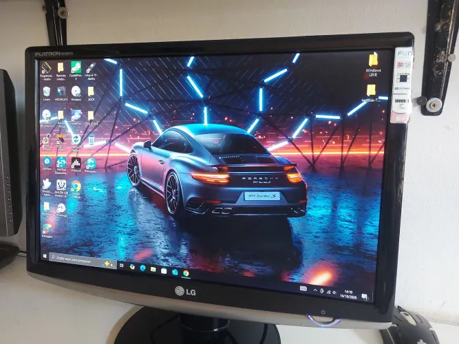 Monitor LG 19 polegadas widescreen.