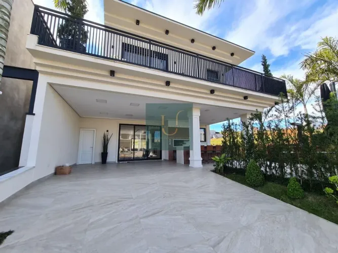 Casa de Alto Padrão com 03 Suítes, Piscina e SPA no Mosaico Essence