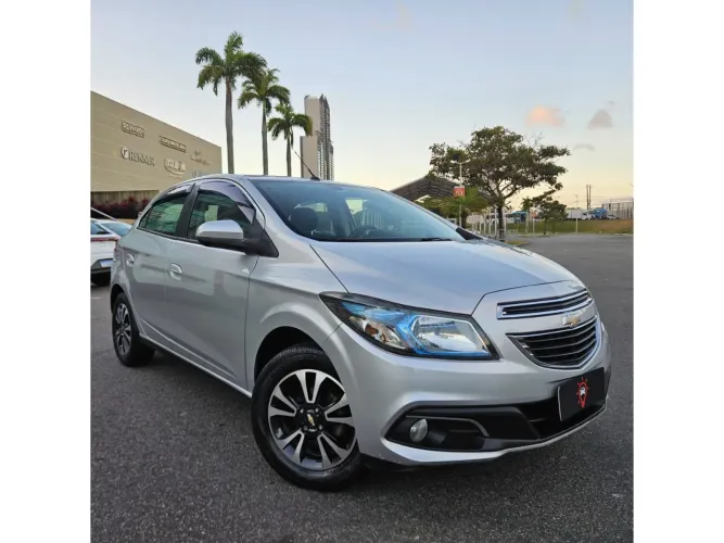 Chevrolet Onix Hatch LTZ 1.4 8V Flex Aut. 4P 2015