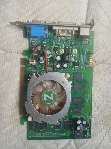 Geforce 8500 DVI e VGA 
