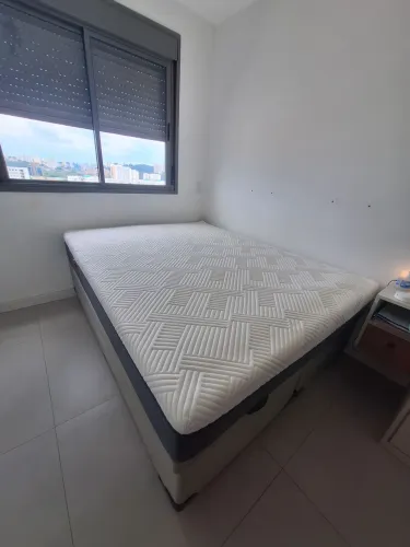 Cama Baú Emma Queen + Colchão Emma Premium Hybrid - Venda Urgente por mudança