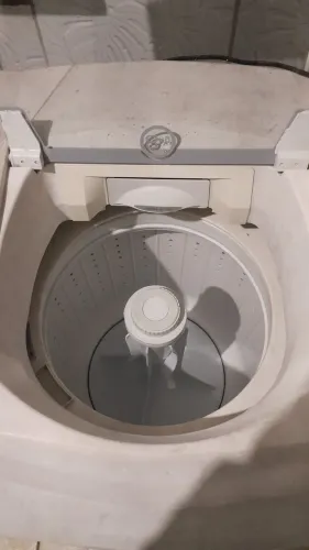 Máquina usada Brastemp Clean 8k com mecanismo e agitador novos.