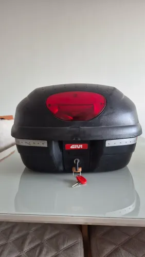 Baú GIVI e33L Monolock - USADO + Base