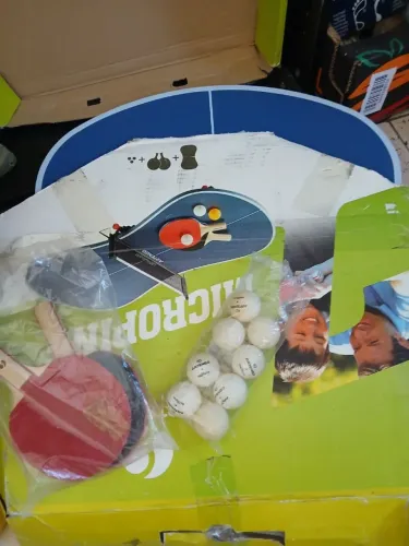 Mesa portátil de Ping pong completa + raquetes + bolas<br>R$ 200,00