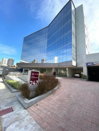 Alugo Sala Comercial no Ed. Porto Quality - 25m2