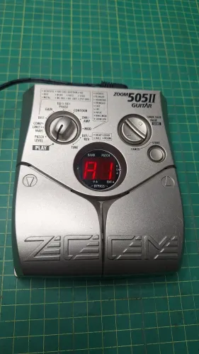 Pedaleira zoom guitar 2 