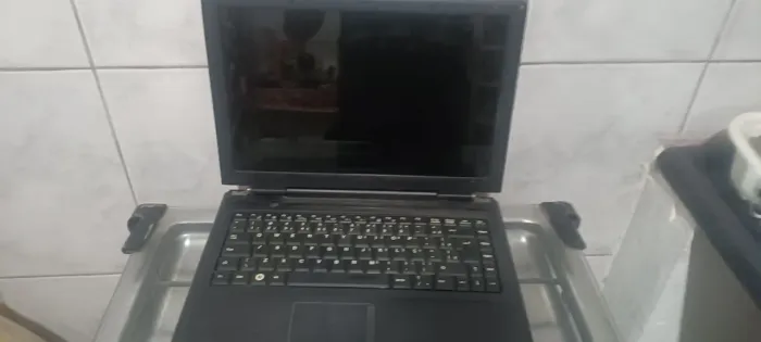 Notebook antigo não tem wi-fi internet só via cabo precisa formatar