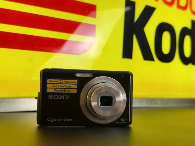 Sony Cybershot DSC-W180 - 10.1MP e 3x de zoom