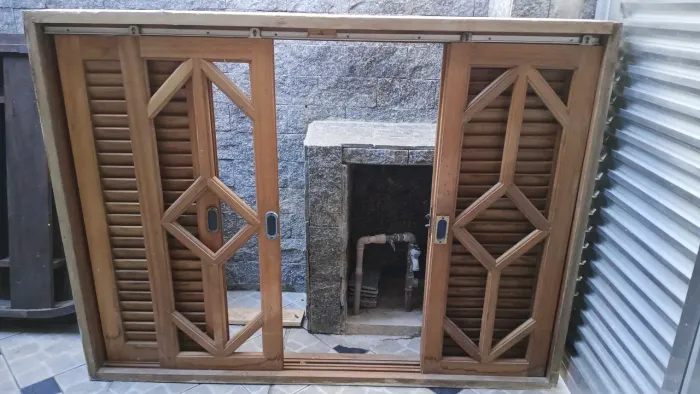 Janela de madeira
