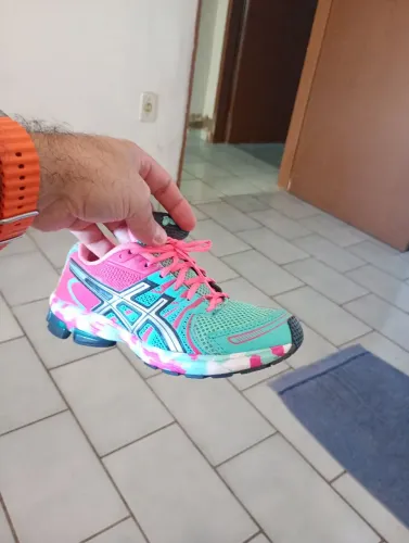Tênis Asics feminino