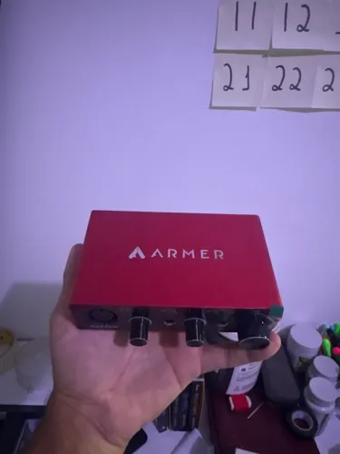 Armer Red One - interface de áudio