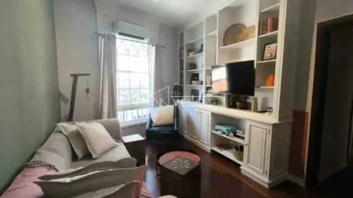 Apartamento : / Residencial / Cosme Velho
