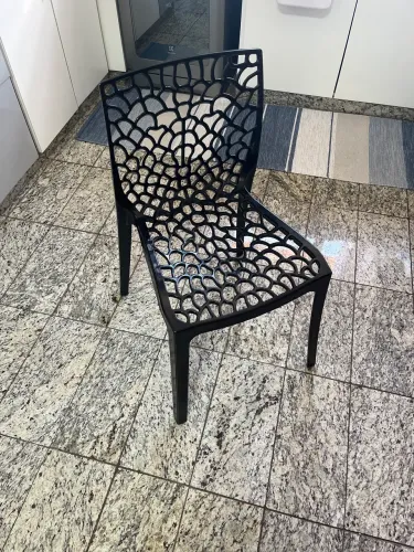 Cadeira super resistente e linda