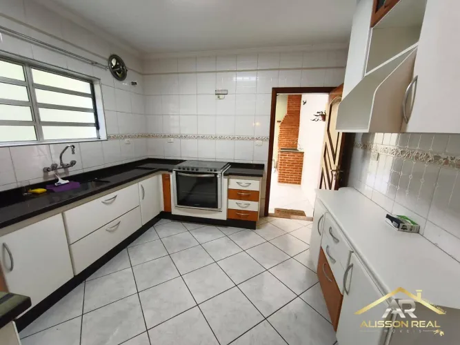 Sobrado de 151m², 3 dormitórios (1 suíte) e 2 vagas Pestana, Osasco