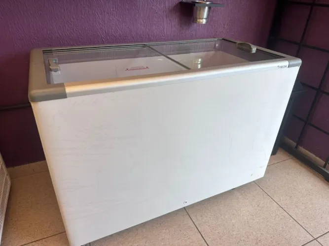 FREEZER HORIZONTAL FRICON 411 LITROS - TAMPA DE VIDRO - BAIXA TEMPERATURA - 127V 