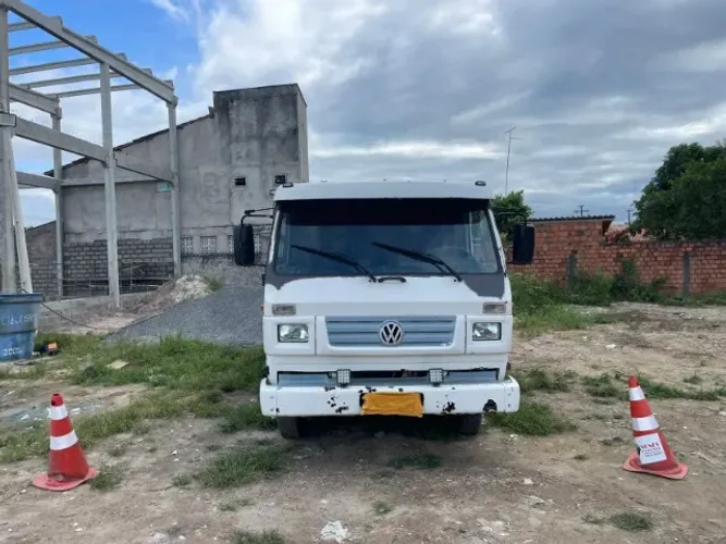 Vende-se caminhao 3/4 com carroceria