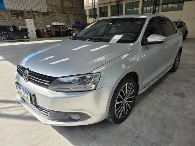 Volkswagen Jetta Highline 2.0 TSI 16V 4P Tiptronic 2011