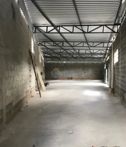 GALPÃO DE 300 M² NA AVENIDA PRINCIPAL DO BAIRRO EXCELENTE LOCALIZAÇÃO BAIRRO ALTEROSA