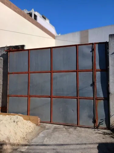 VENDO PORTÃO FERRO