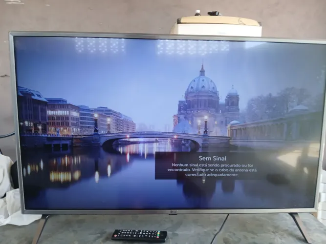 Tv LG smart 4 k / ótimo preço / novissima !