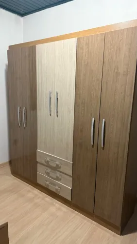 Armário 6 portas