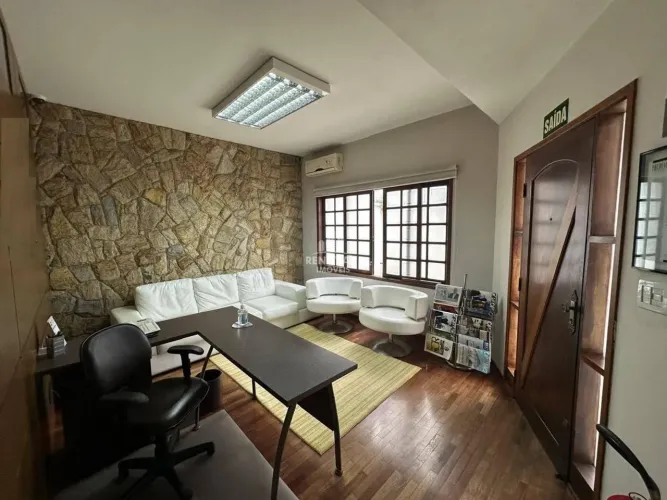 Sobrado Comercial ou Residencial com com 4 dormitórios/salas em cima e 04 salas em baixo à