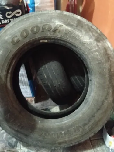 Pneu pra caminhão