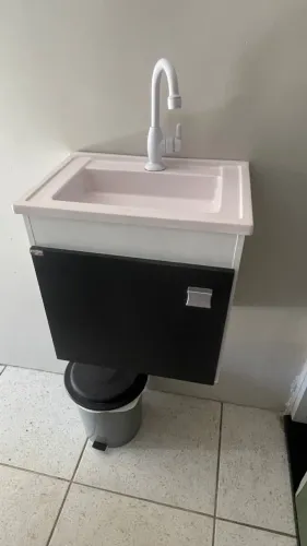 Gabinete banheiro pequeno