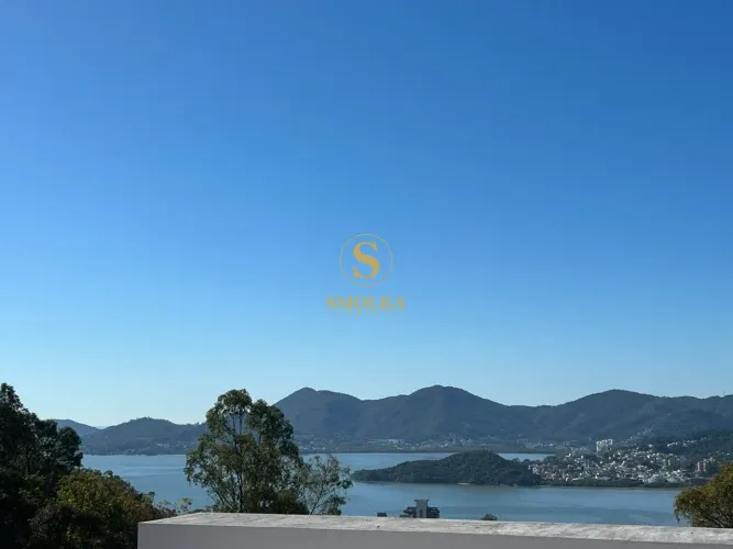 Sobrado com 4 Quartos à venda, 267m²