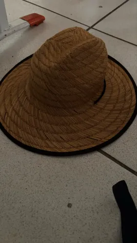 Vendo chapeu de palha usado pelos cangaçeiros baianos semi novo