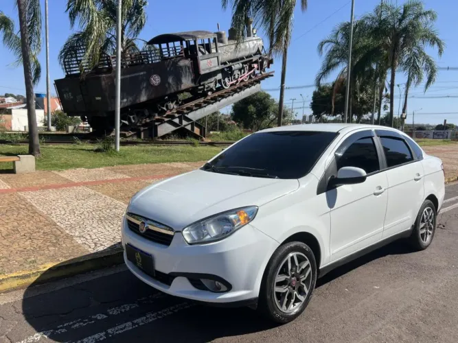 Fiat Grand Siena Attrac. 1.4 EVO F.flex 8V 2016