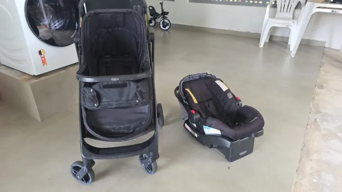 Carrinho e bebê conforto system travel