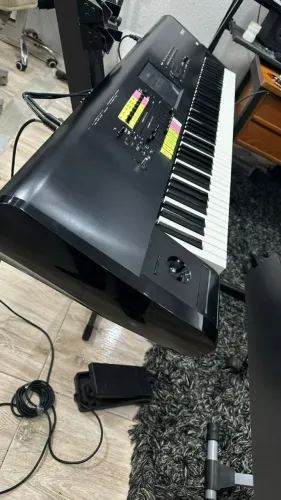 Korg Kronos X 88 - Workstation Profissional