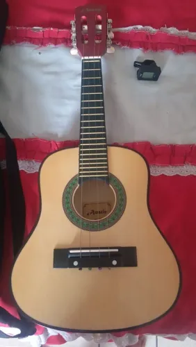 Vendo cavaquinho com capa e afinador digital