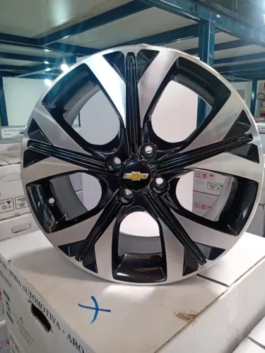 Rodas Onix aro 17 4x100 (Novas) + 195/40R17 Forceland (Semi-novos) - R$ 4.690,00